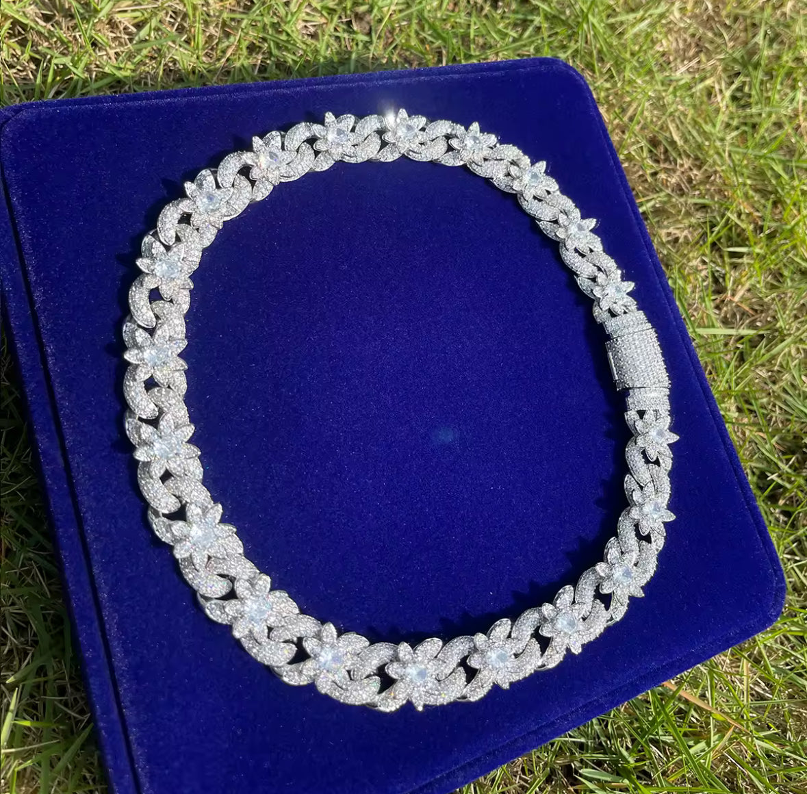 La Floriada (Necklace)