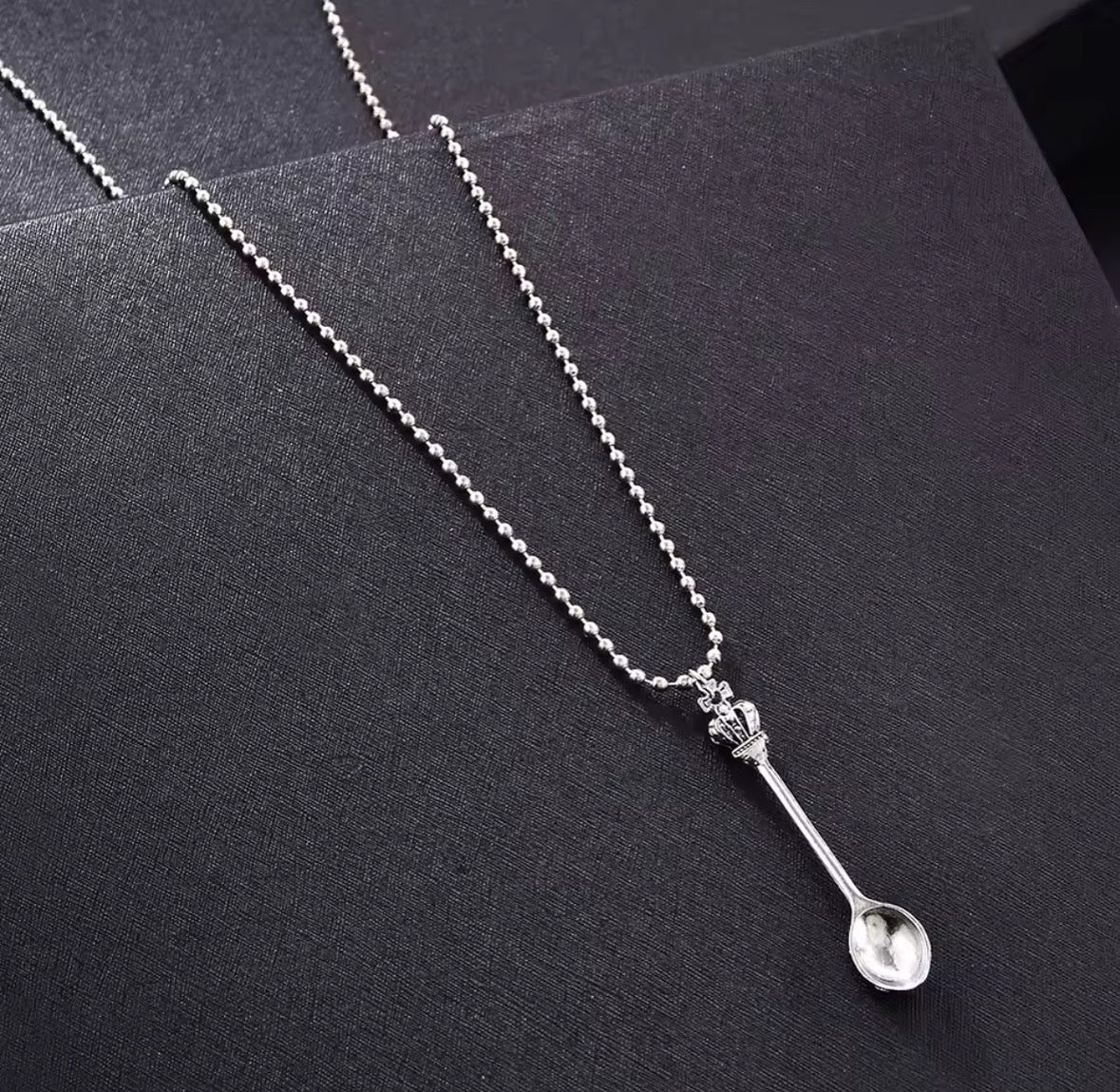 La cuchara(necklace)