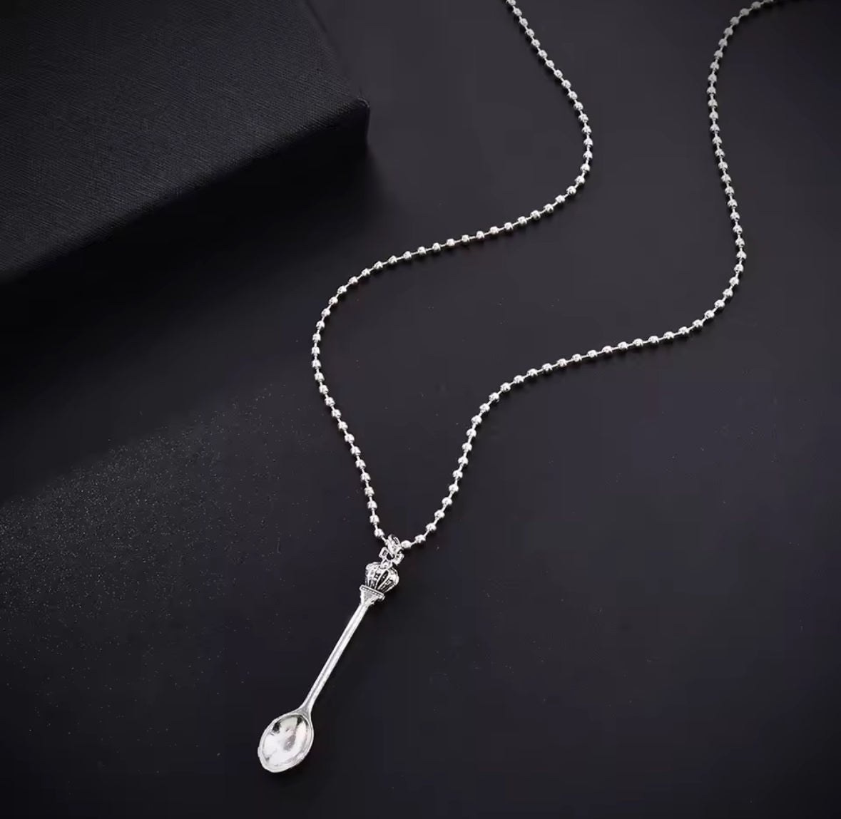 La cuchara(necklace)